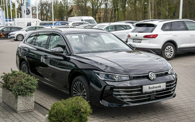 Volkswagen Passat cena 199700 przebieg: 5, rok produkcji 2024 z Chojna małe 379